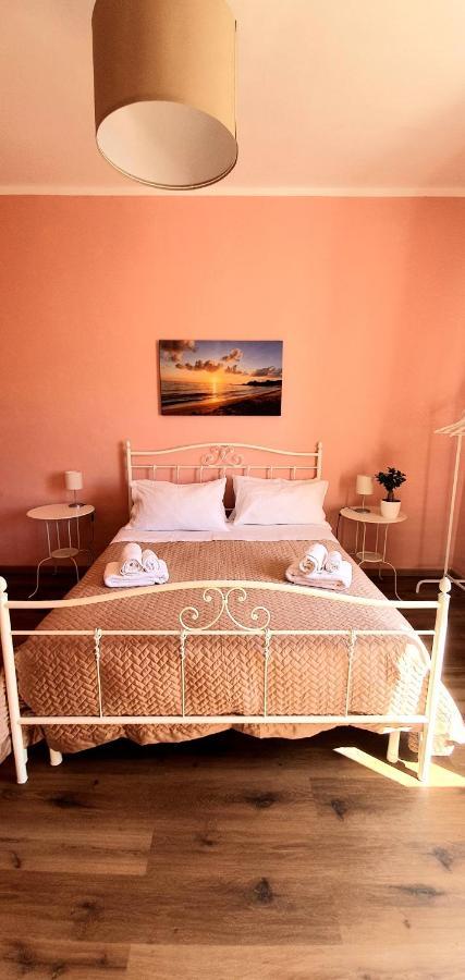 La Casa Di Andreina Hotel Мондело Екстериор снимка