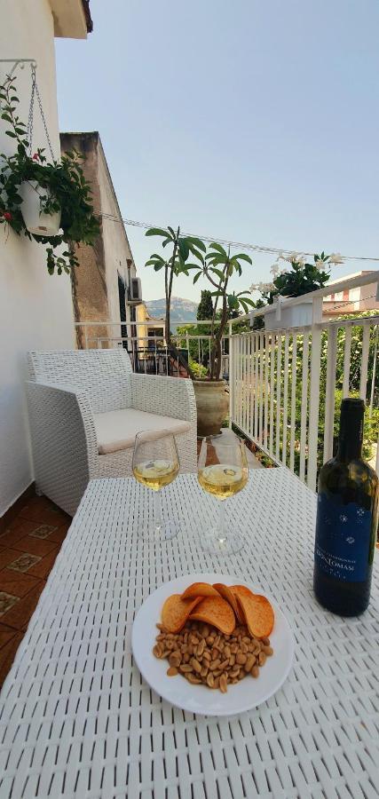La Casa Di Andreina Hotel Мондело Екстериор снимка