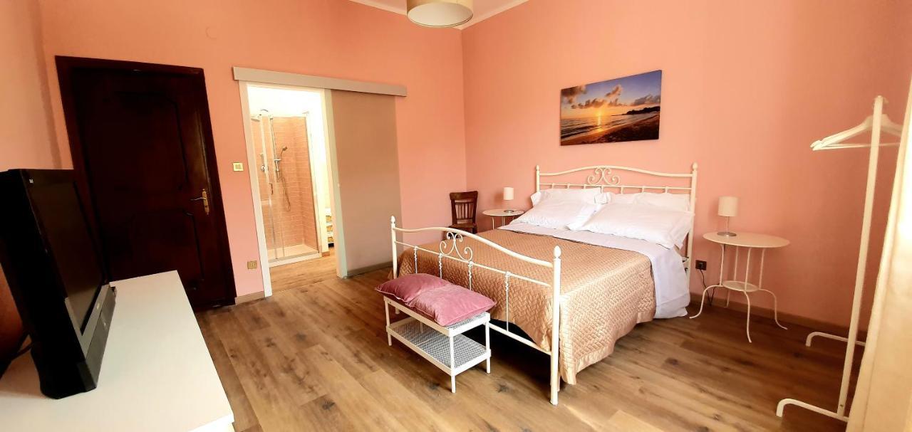 La Casa Di Andreina Hotel Мондело Екстериор снимка