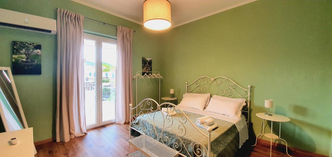 La Casa Di Andreina Hotel Мондело Екстериор снимка