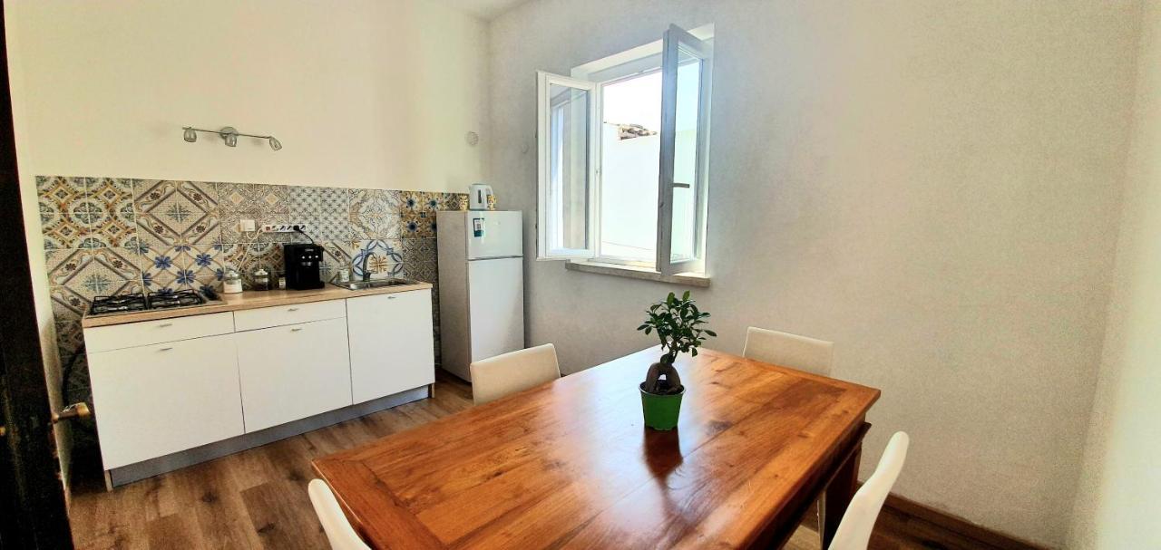 La Casa Di Andreina Hotel Мондело Екстериор снимка